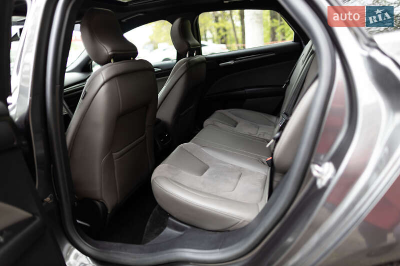 Седан Ford Fusion 2017 в Одесі