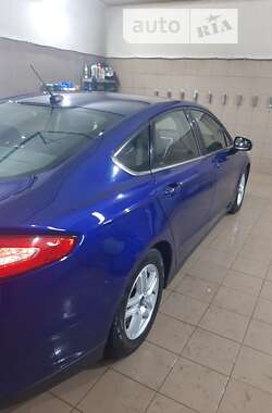 Седан Ford Fusion 2015 в Львові