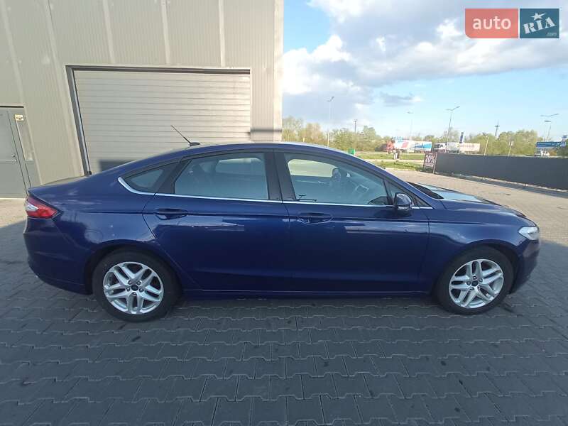 Седан Ford Fusion 2015 в Львове