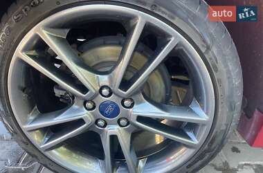 Седан Ford Fusion 2013 в 