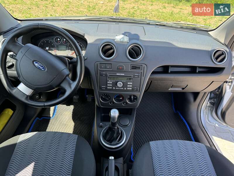 Хэтчбек Ford Fusion 2006 в Полтаве