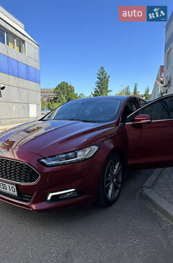 Седан Ford Fusion 2013 в 