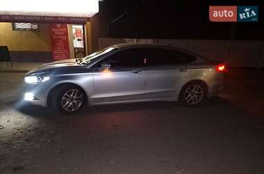 Седан Ford Fusion 2015 в 