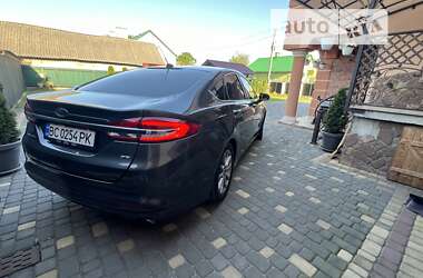 Седан Ford Fusion 2016 в Жовкве