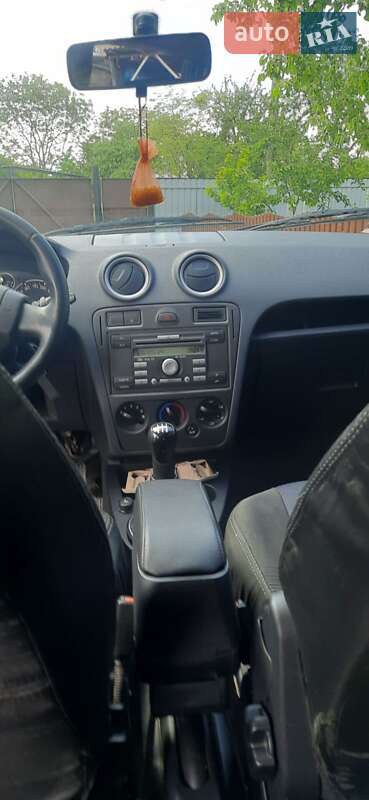Хэтчбек Ford Fusion 2009 в Чуднове