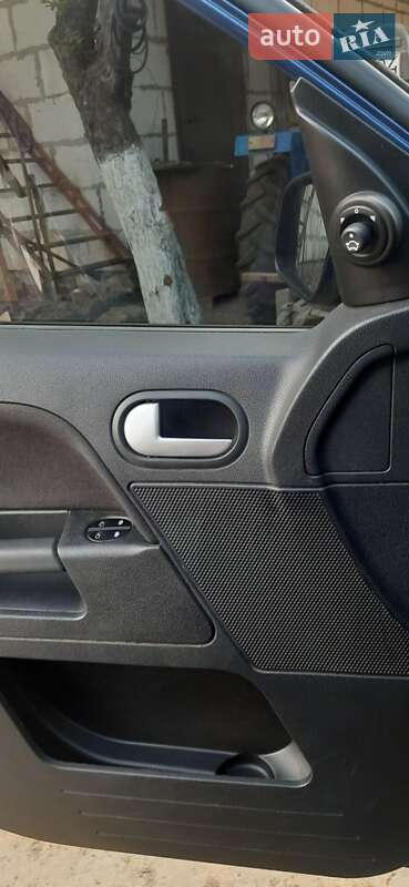 Хэтчбек Ford Fusion 2009 в Чуднове