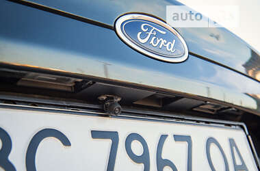 Седан Ford Fusion 2013 в Львове