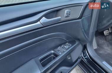 Седан Ford Fusion 2017 в 