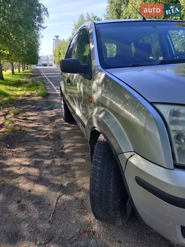 Хетчбек Ford Fusion 2005 в Підгородному