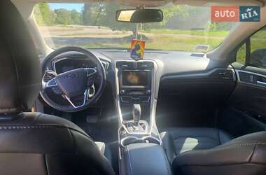 Седан Ford Fusion 2016 в 