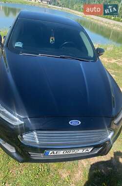 Седан Ford Fusion 2016 в 