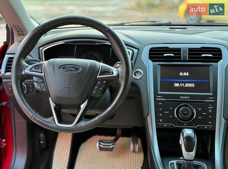 Седан Ford Fusion 2015 в Софіївській Борщагівці