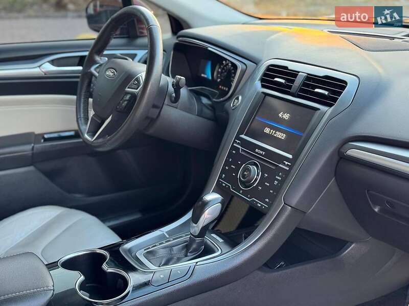 Седан Ford Fusion 2015 в Софіївській Борщагівці