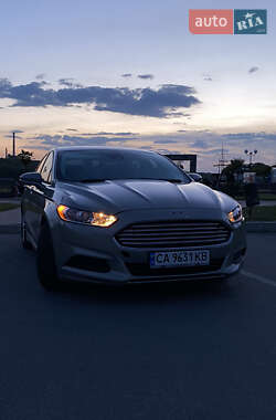 Седан Ford Fusion 2015 в 