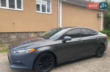 Седан Ford Fusion 2016 в 