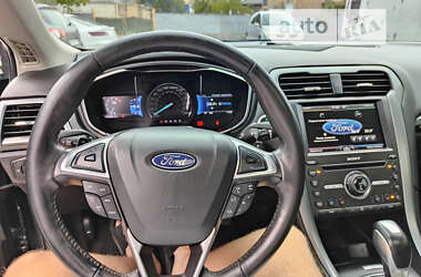 Седан Ford Fusion 2015 в Староконстантинове