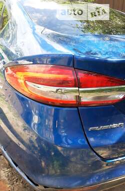 Седан Ford Fusion 2016 в Ромнах