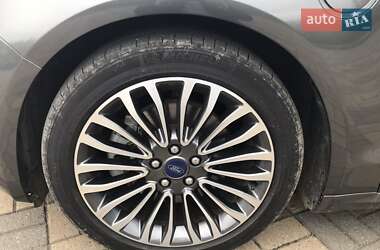 Седан Ford Fusion 2016 в Львове