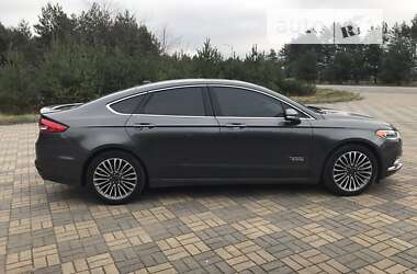 Седан Ford Fusion 2016 в Львові