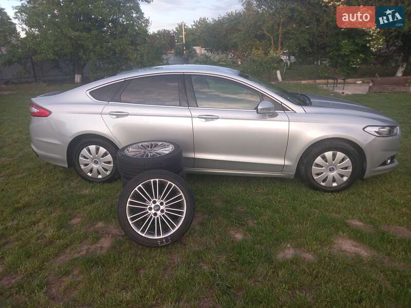 Седан Ford Fusion 2014 в Хмільнику