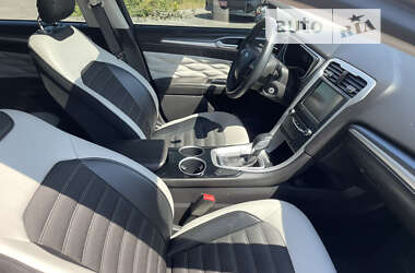 Седан Ford Fusion 2012 в 