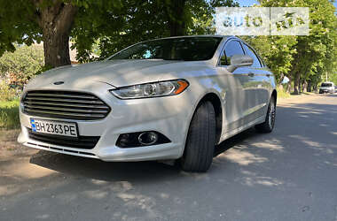 Седан Ford Fusion 2015 в Первомайську