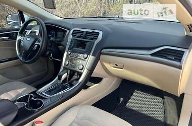 Седан Ford Fusion 2014 в 