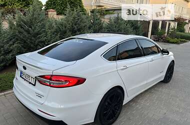 Седан Ford Fusion 2018 в Одесі