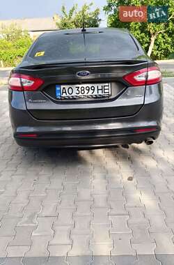 Седан Ford Fusion 2015 в Ужгороде