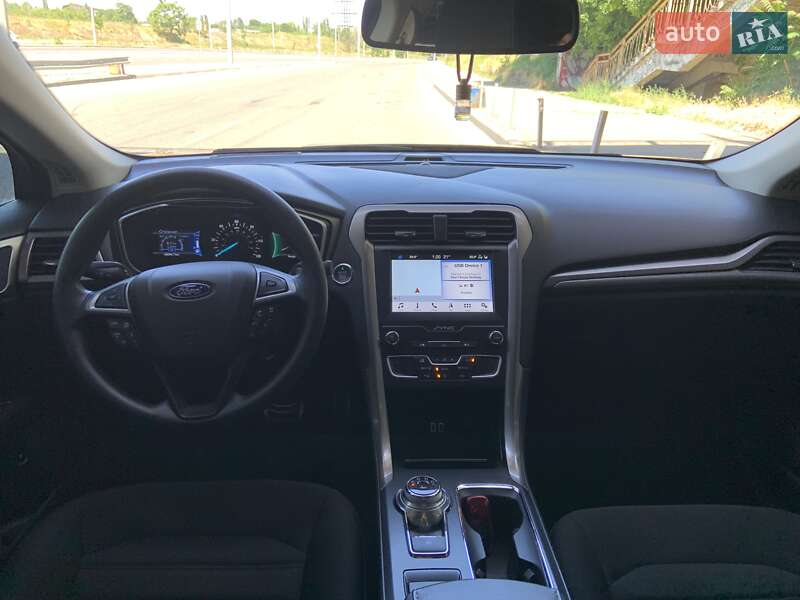 Седан Ford Fusion 2019 в Одесі