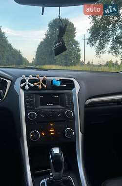 Седан Ford Fusion 2014 в 
