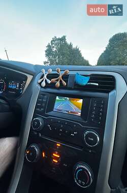 Седан Ford Fusion 2014 в 