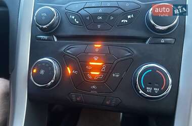 Седан Ford Fusion 2014 в 