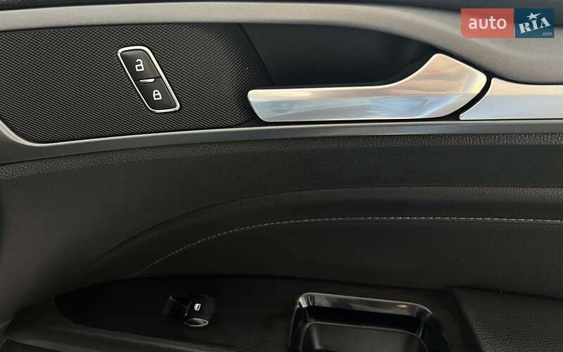 Седан Ford Fusion 2013 в Шептицькому