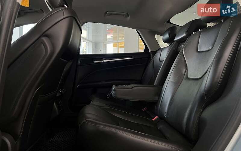 Седан Ford Fusion 2013 в Шептицькому