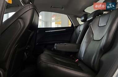 Седан Ford Fusion 2013 в 
