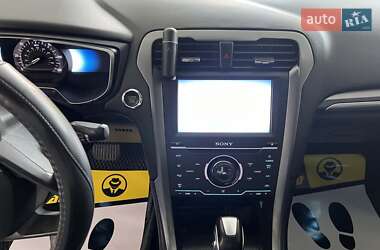 Седан Ford Fusion 2013 в 