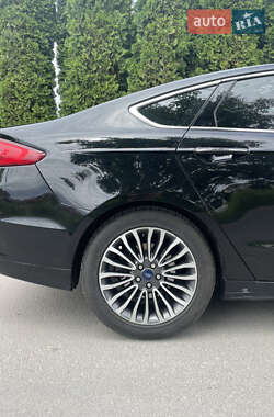 Седан Ford Fusion 2017 в 