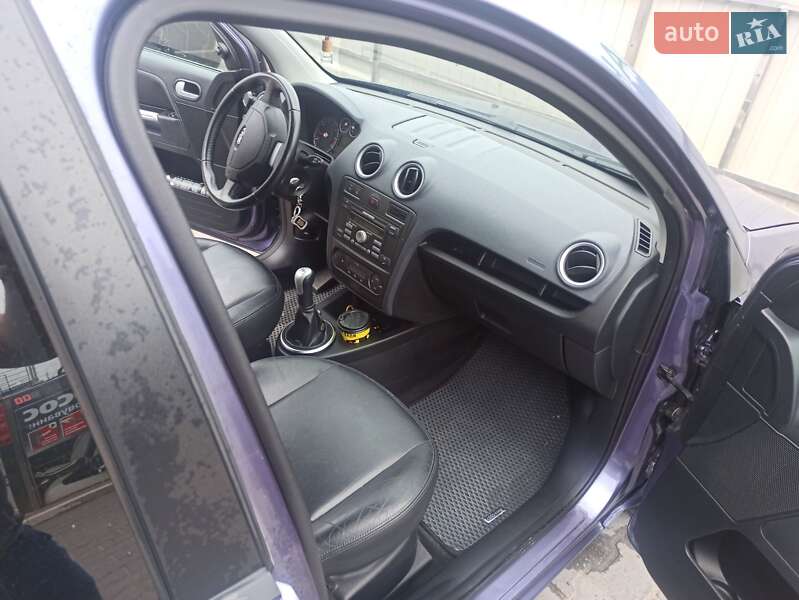 Хетчбек Ford Fusion 2005 в Тернополі