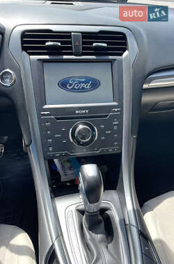 Седан Ford Fusion 2014 в 