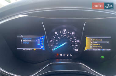 Седан Ford Fusion 2017 в 