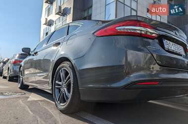 Седан Ford Fusion 2017 в 