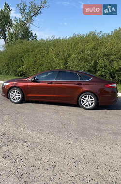 Седан Ford Fusion 2016 в 