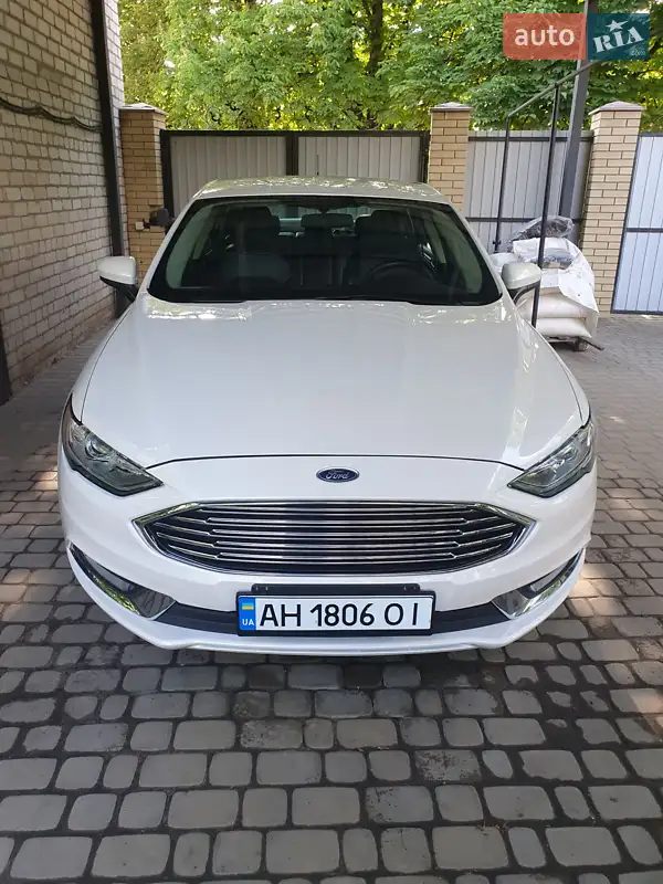 Седан Ford Fusion 2017 в 