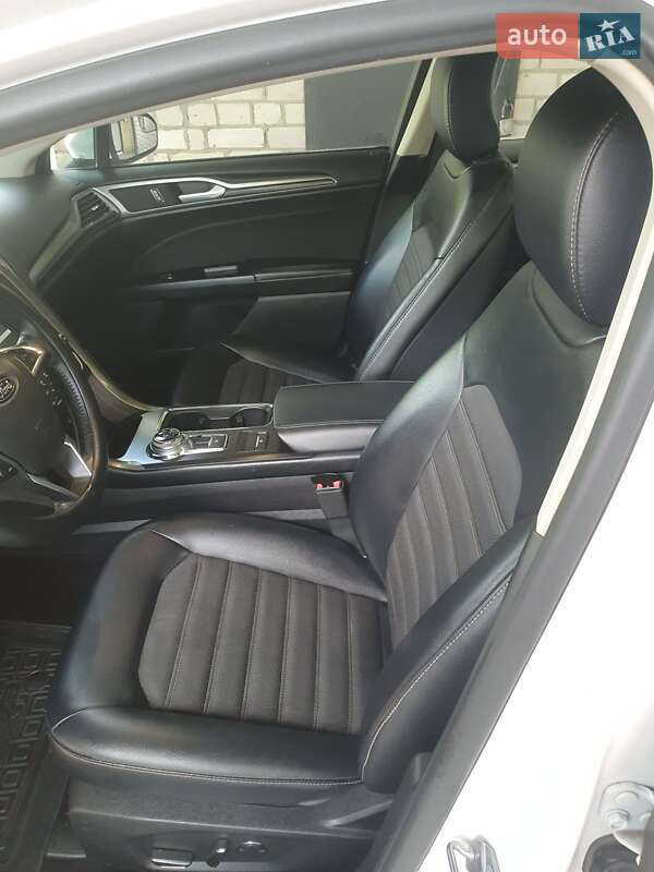 Седан Ford Fusion 2017 в Славянске