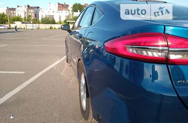 Седан Ford Fusion 2016 в Вишневому