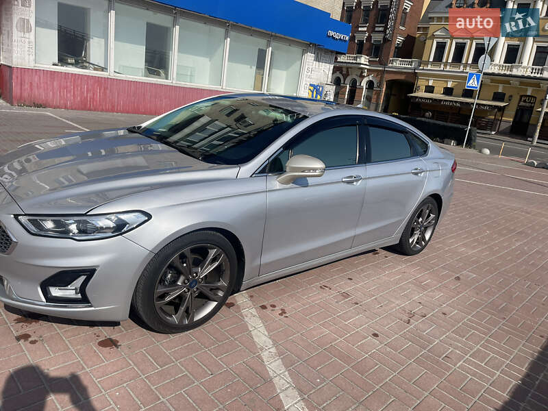 Седан Ford Fusion 2019 в Києві