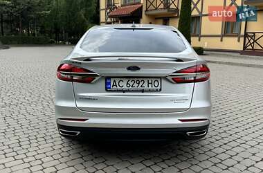 Седан Ford Fusion 2019 в 