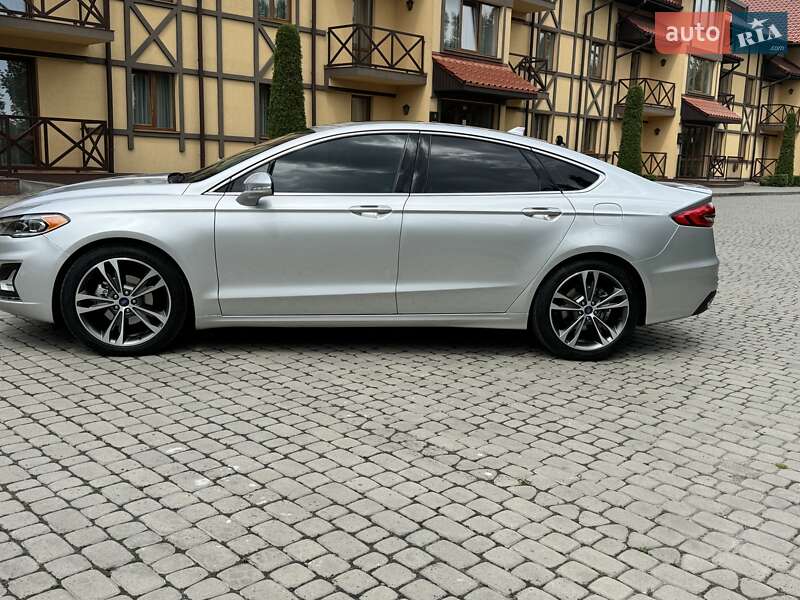 Седан Ford Fusion 2019 в Луцке