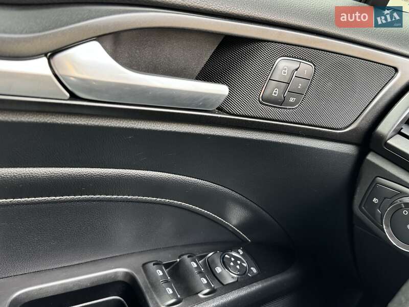 Седан Ford Fusion 2019 в Луцке